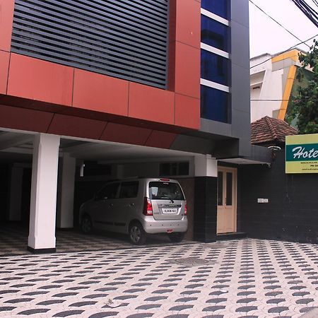 Hotel Sukhvas Thiruvananthapuram Ngoại thất bức ảnh